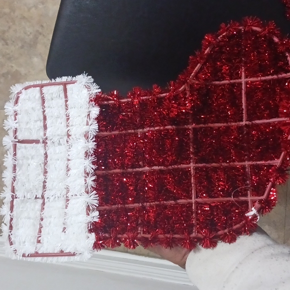 New Sparkling Christmas Decor - Picture 4 of 5